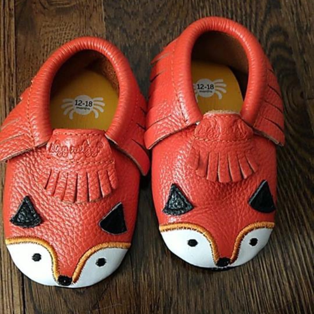 Itzy ritzy 12-18m real leather moccasins